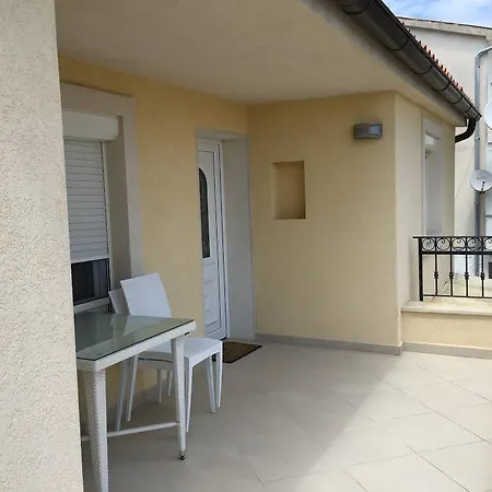Holiday Mirna Luka بيت للعطل بريمونتيرا