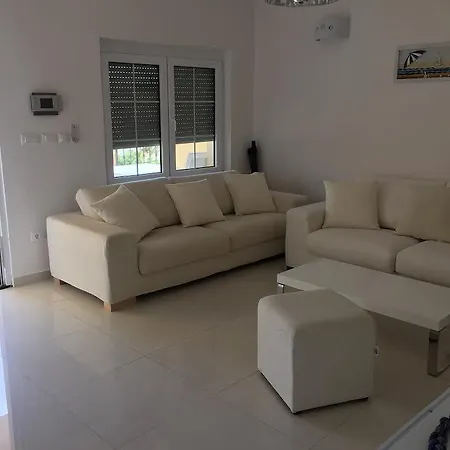 Holiday Mirna Luka بيت للعطل